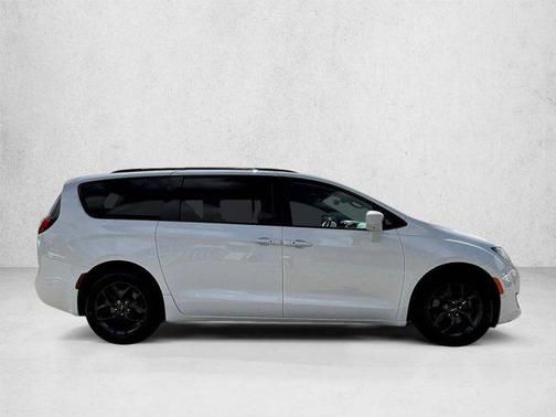Bright White Clearcoat 2020 Chrysler Pacifica Touring-L Plus