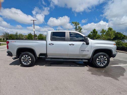 2022 Chevrolet Silverado 2500 Custom