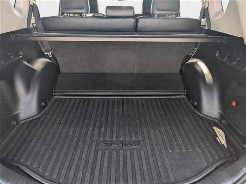 2018 Toyota RAV4 Hybrid SE