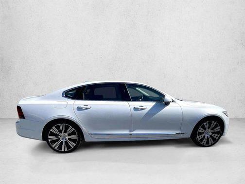 Crystal White Metallic 2022 Volvo S90 B6 Inscription