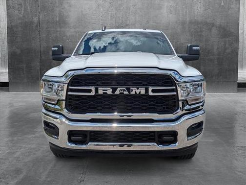2024 RAM 2500 Tradesman Crew Cab 4x4 6'4' Box