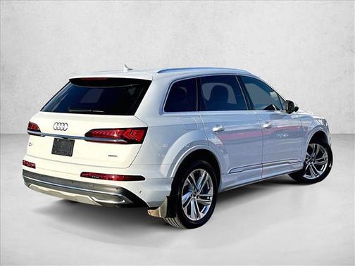 2023 Audi Q7 55 Premium
