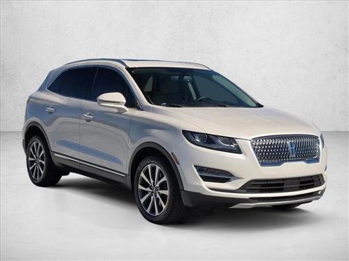 White Platinum Metallic Tri-Coat 2019 Lincoln MKC Reserve