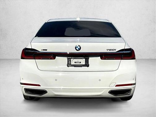 2022 BMW 750 i xDrive