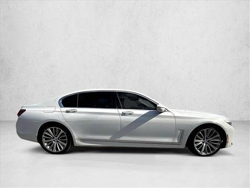 2022 BMW 750 i xDrive
