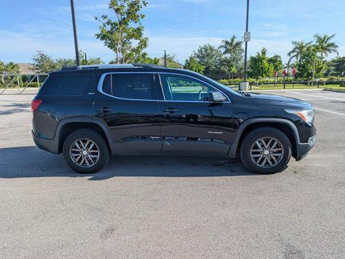 2017 GMC Acadia SLT-1