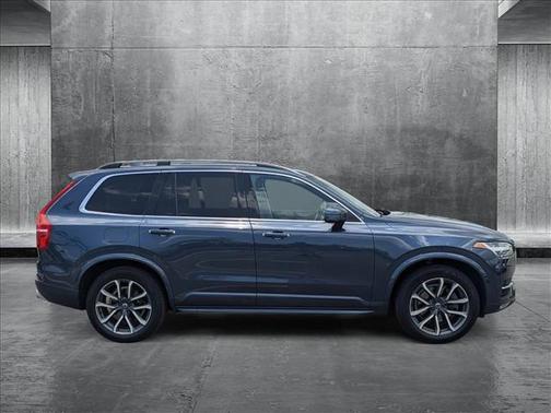 2019 Volvo XC90 T5 Momentum