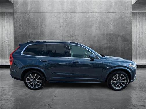 2019 Volvo XC90 T5 Momentum