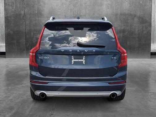 2019 Volvo XC90 T5 Momentum