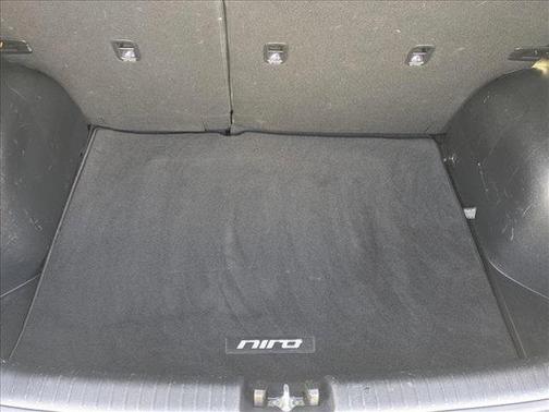 2022 Kia Niro LX