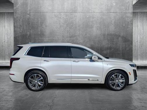 2022 Cadillac XT6 Premium Luxury FWD