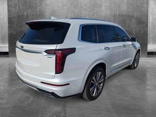 2022 Cadillac XT6 Premium Luxury FWD