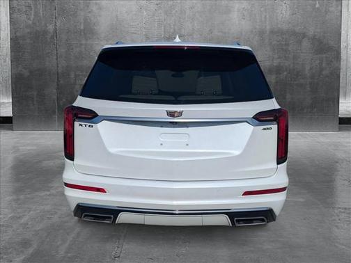 2022 Cadillac XT6 Premium Luxury FWD