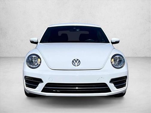 White 2017 Volkswagen Beetle 1.8T SE