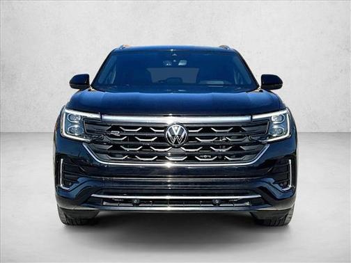 Deep Black Pearl 2024 Volkswagen Atlas Cross Sport 2.0T SEL