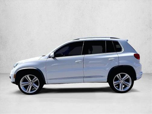 Deep Black Pearl 2016 Volkswagen Tiguan R-Line