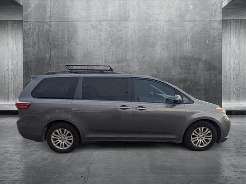 2017 Toyota Sienna XLE