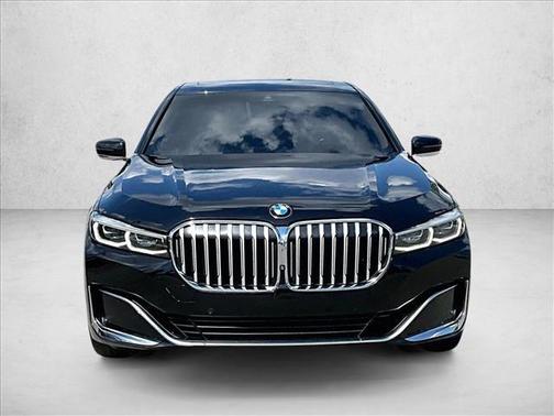 Black Sapphire Metallic 2022 BMW 740 i