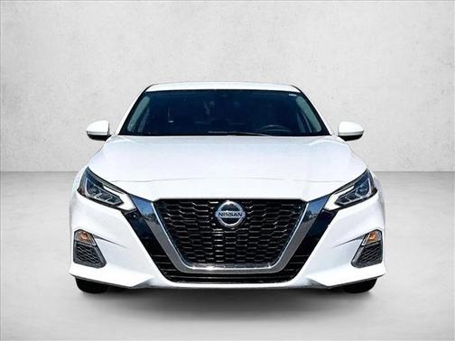 Pearl White Tricoat 2021 Nissan Altima 2.5 SV