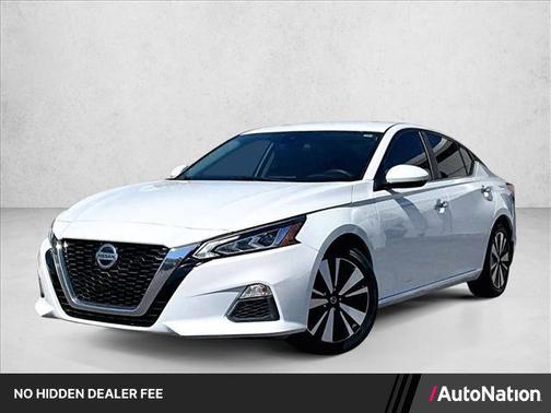 Pearl White Tricoat 2021 Nissan Altima 2.5 SV