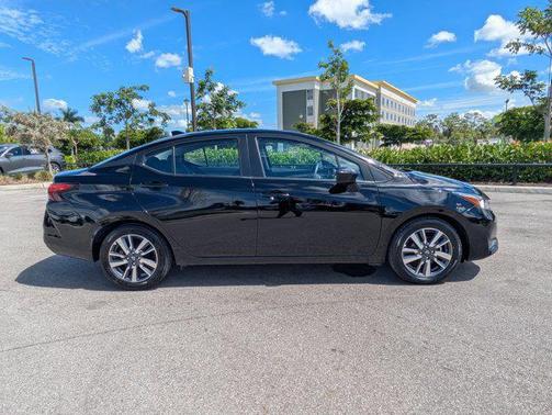 2023 Nissan Versa 1.6 SV