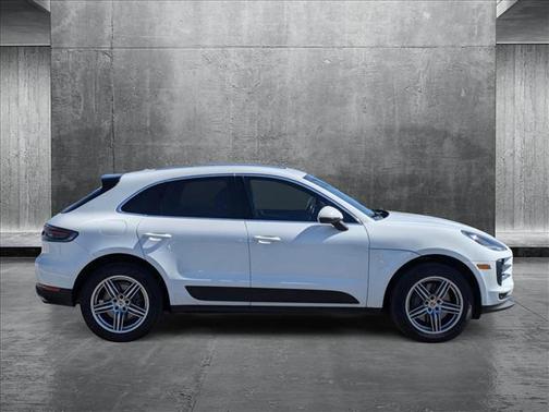 2021 Porsche Macan Base