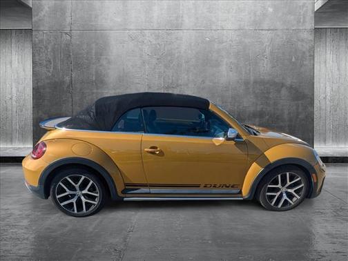 2017 Volkswagen Beetle 1.8T Dune