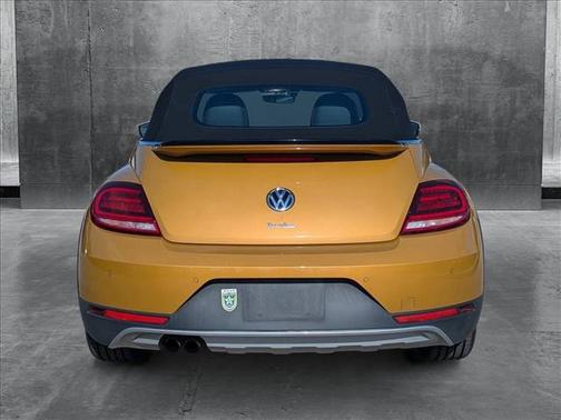 2017 Volkswagen Beetle 1.8T Dune