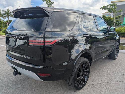 2024 Land Rover Discovery P360 Metropolitan Edition