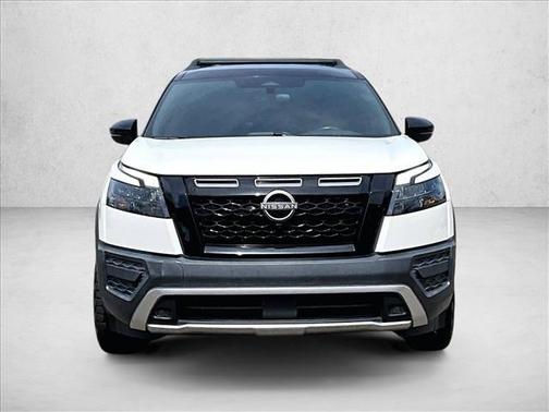 Pearl White Tricoat/Super Black 2023 Nissan Pathfinder Rock Creek 4WD