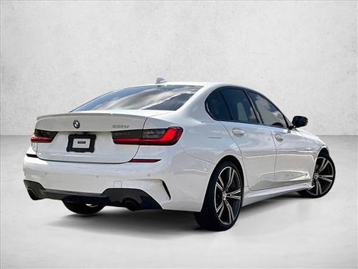 Alpine White 2022 BMW 330 330i