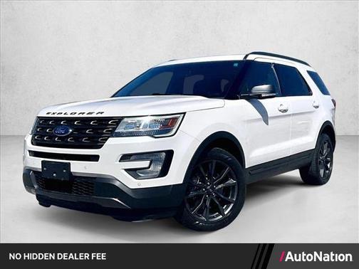 White 2017 Ford Explorer XLT