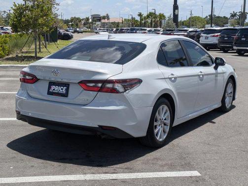 2022 Toyota Camry LE