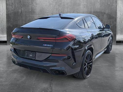 2022 BMW X6 M50i