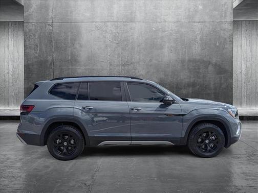 2024 Volkswagen Atlas 2.0T SE w/Technology 4MOTION