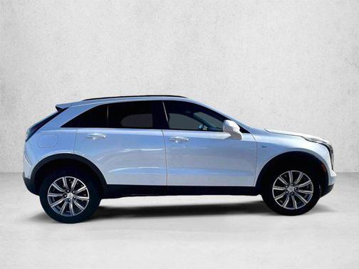 Crystal White Tricoat 2019 Cadillac XT4 Sport