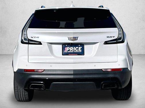 Crystal White Tricoat 2019 Cadillac XT4 Sport