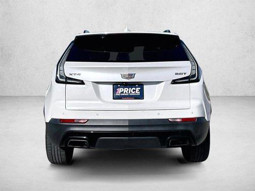 Crystal White Tricoat 2019 Cadillac XT4 Sport
