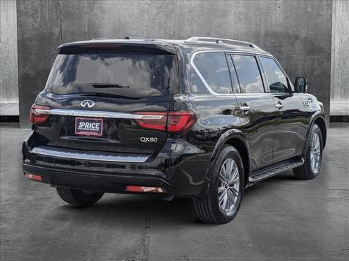 2023 INFINITI QX80 Luxe