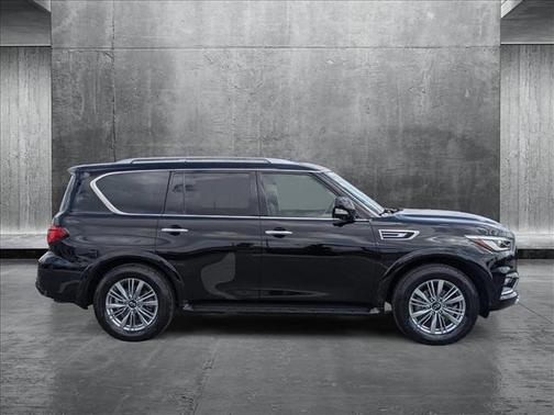 2023 INFINITI QX80 Luxe