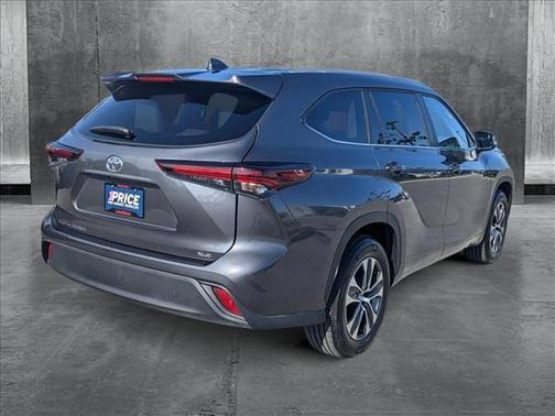 2024 Toyota Highlander XLE