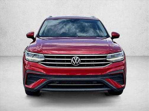 Kings Red Metallic 2023 Volkswagen Tiguan 2.0T SE