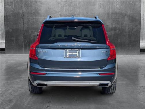 2019 Volvo XC90 T6 Momentum