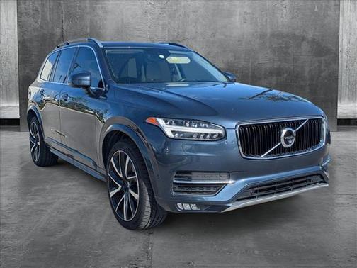 2019 Volvo XC90 T6 Momentum