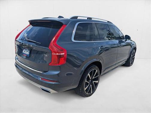 2019 Volvo XC90 T6 Momentum
