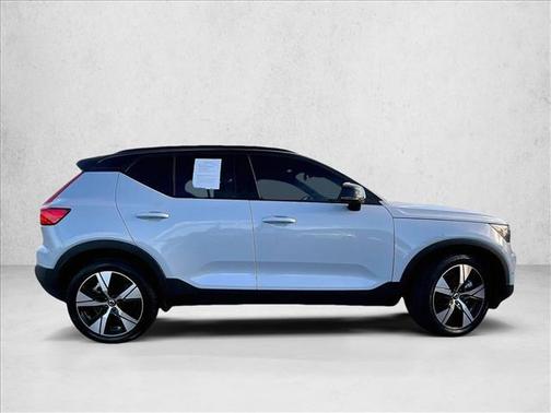 2022 Volvo XC40 Recharge Pure Electric P8 Twin Plus