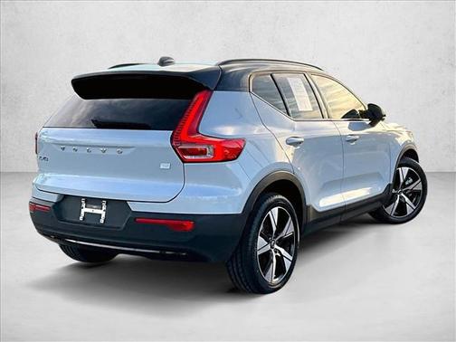 2022 Volvo XC40 Recharge Pure Electric P8 Twin Plus