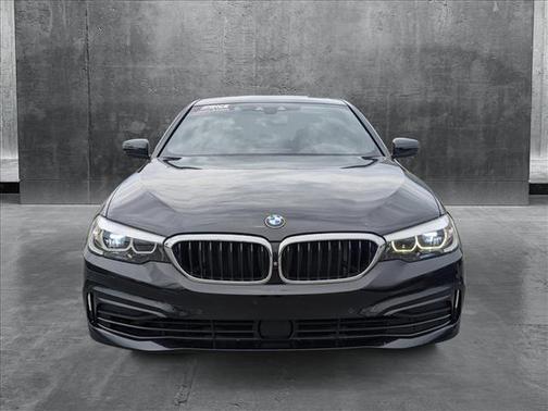 2019 BMW 540 540i