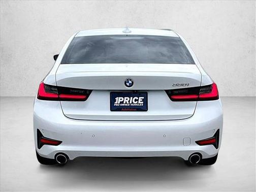 Melbourne Red Meta 2018 BMW 320 i