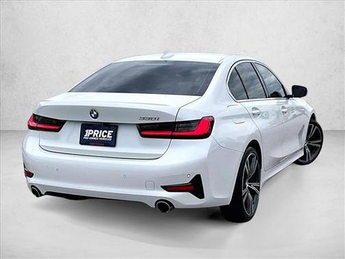Melbourne Red Meta 2018 BMW 320 i